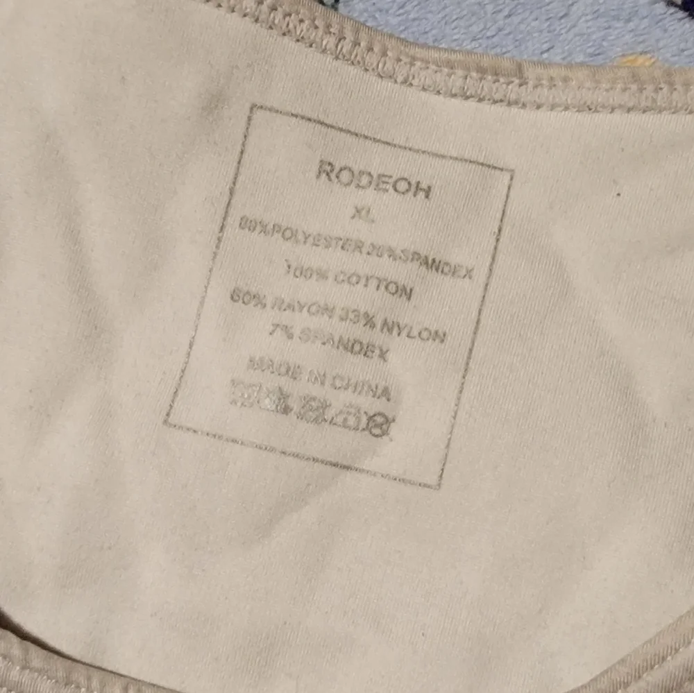 Rodeoh compression top - Picture 3 of 6